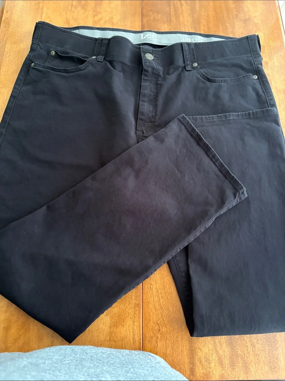 Lee Women’s Black Slim Straight Fit Jeans